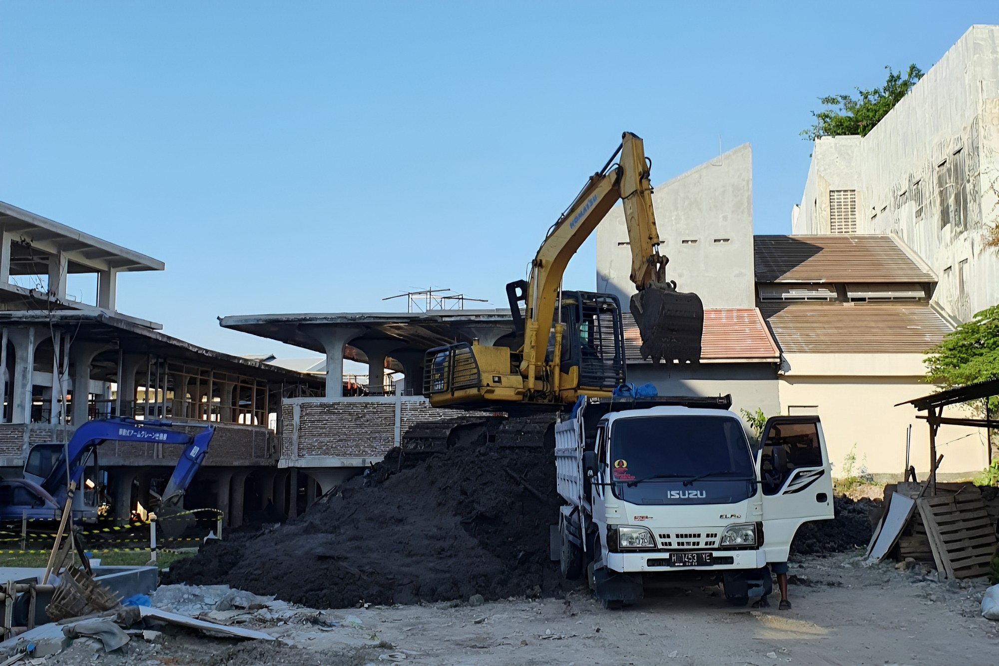 Aktivitas unit excavator Nusantara Excavator